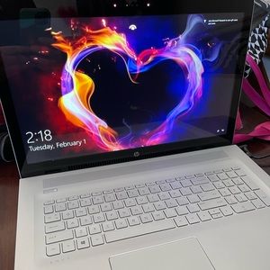 Touchscreen 17.3” HP ENVY m7 Notebook with Laptop Bag